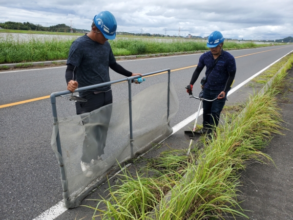 工事着工のお知らせ。県道直方水巻線道路除草工事(水巻町工区)の画像