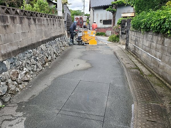 遠賀町でアスファルト切断の画像