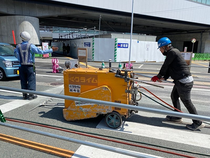 北九州市折尾駅前　ｶｯﾀｰ切断　