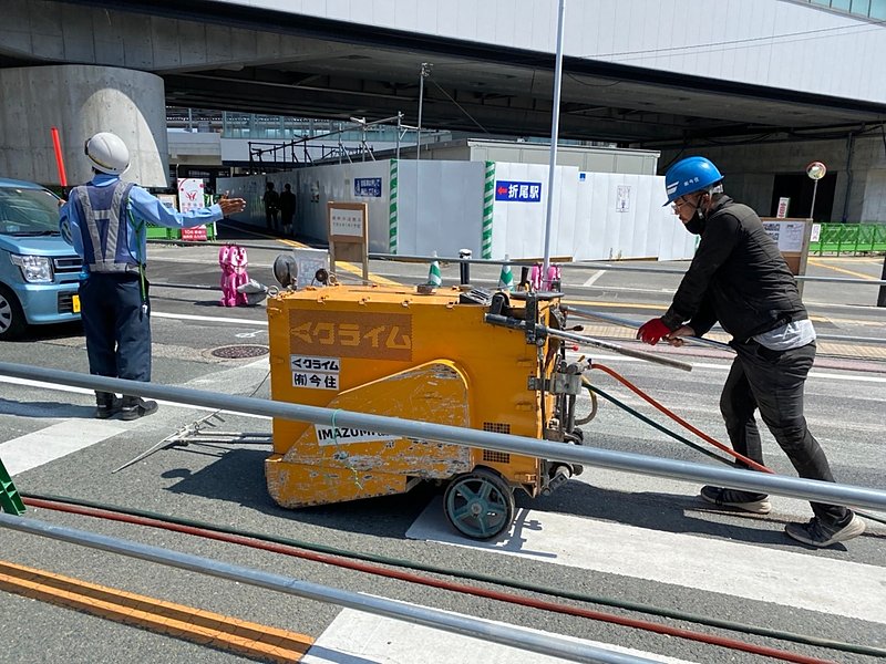 北九州市折尾駅前　ｶｯﾀｰ切断　