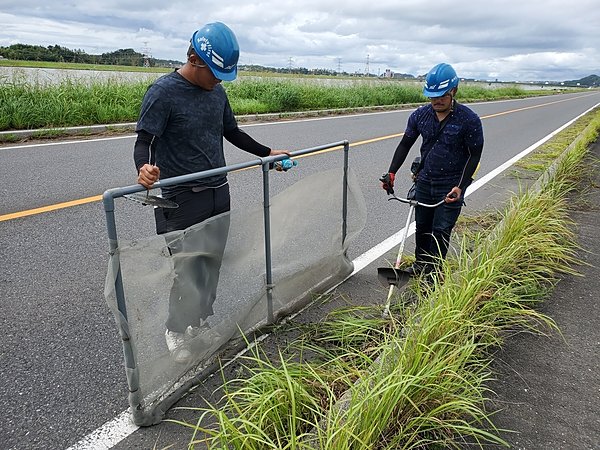 竣工のお知らせ。「県道直方水巻線道路除草工事(水巻町工区)」が竣工を迎えました。の画像