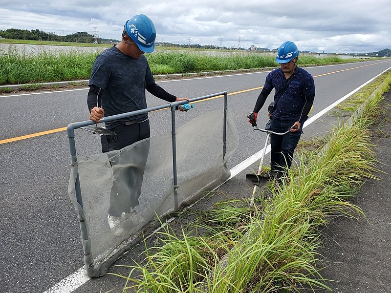 県道直方水巻線道路除草工事(水巻町工区)