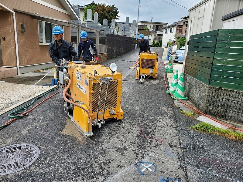 北九州市　ｱｽﾌｧﾙﾄ切断　ｶｯﾀｰ切断