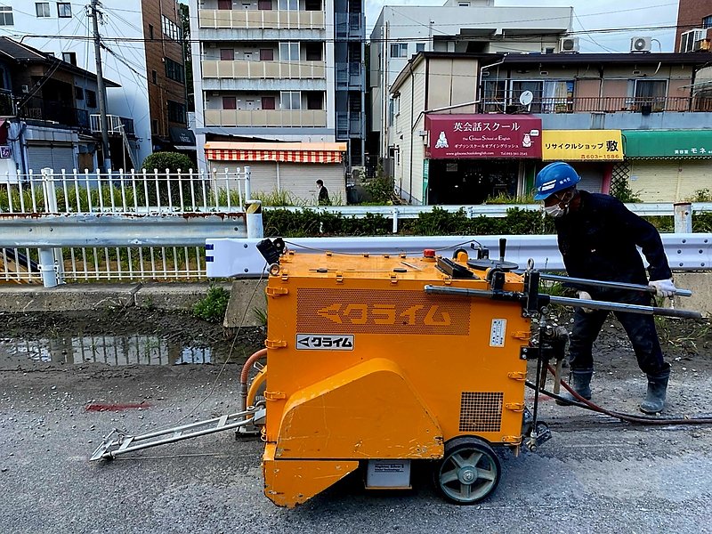 北九州市折尾　カッター切断　舗装切断